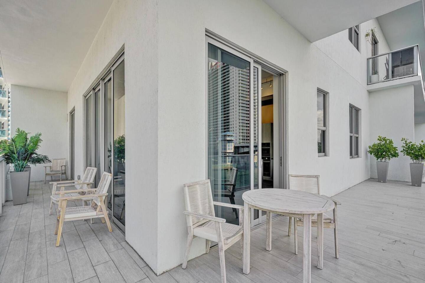Amazing Apartments At H Beach House Холивуд Екстериор снимка