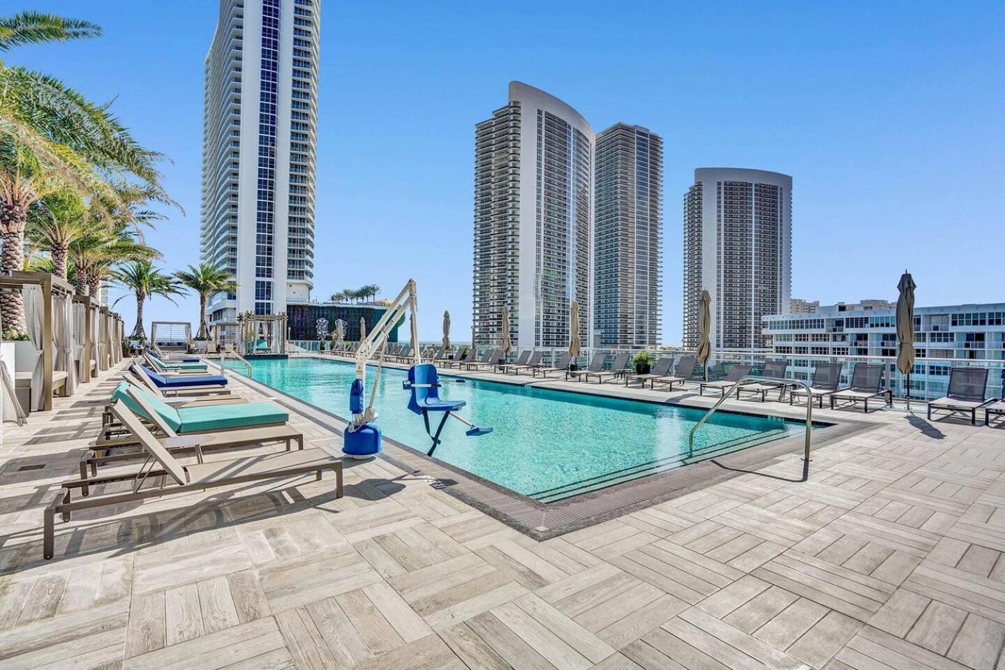 Amazing Apartments At H Beach House Холивуд Екстериор снимка