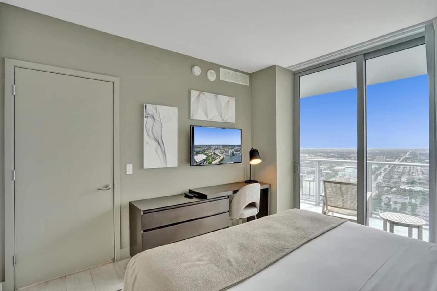 Amazing Apartments At H Beach House Холивуд Екстериор снимка