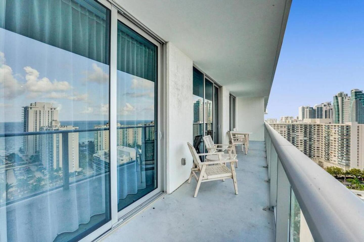 Amazing Apartments At H Beach House Холивуд Екстериор снимка