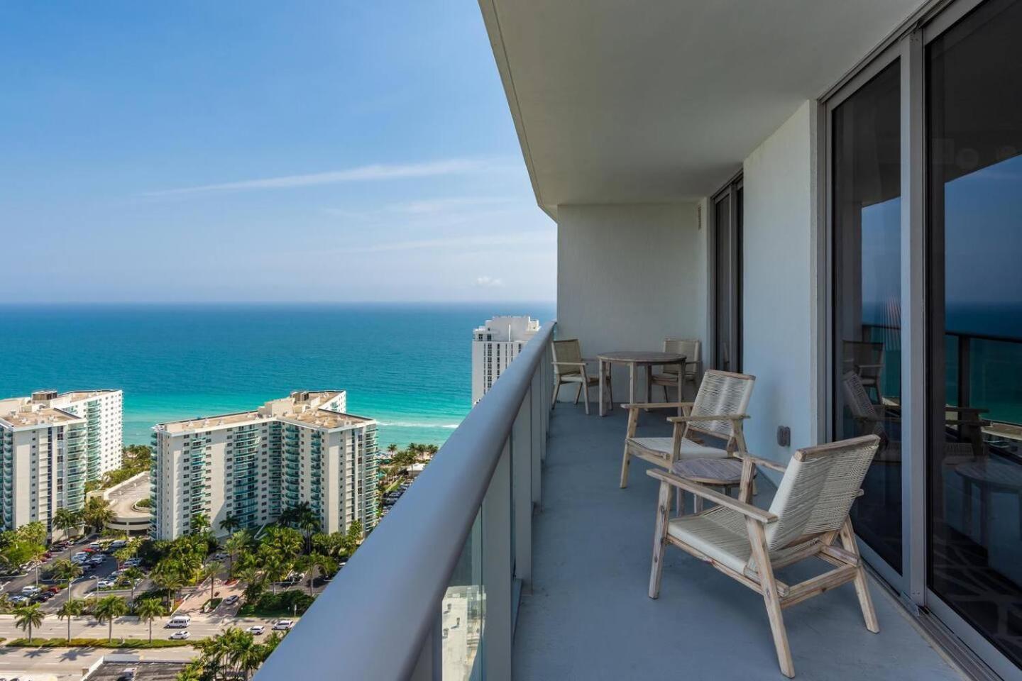 Amazing Apartments At H Beach House Холивуд Екстериор снимка