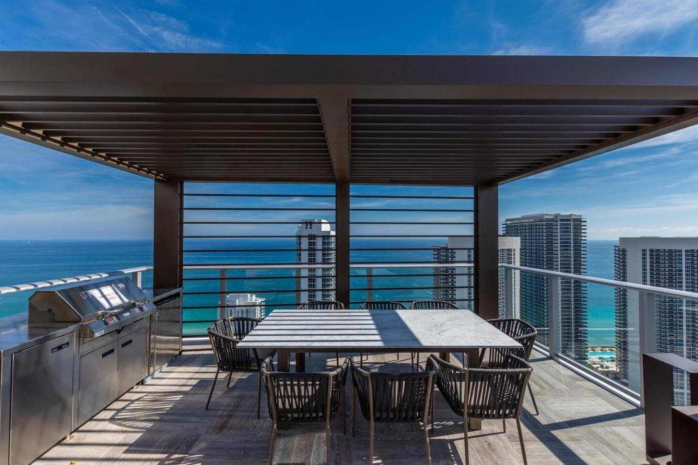 Amazing Apartments At H Beach House Холивуд Екстериор снимка