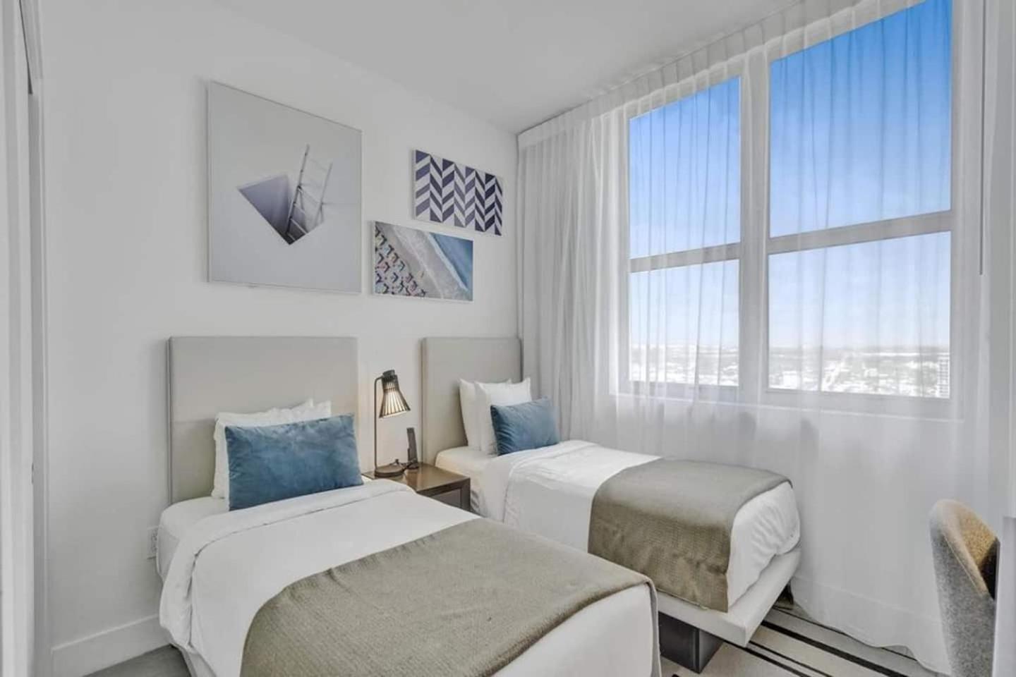 Amazing Apartments At H Beach House Холивуд Екстериор снимка