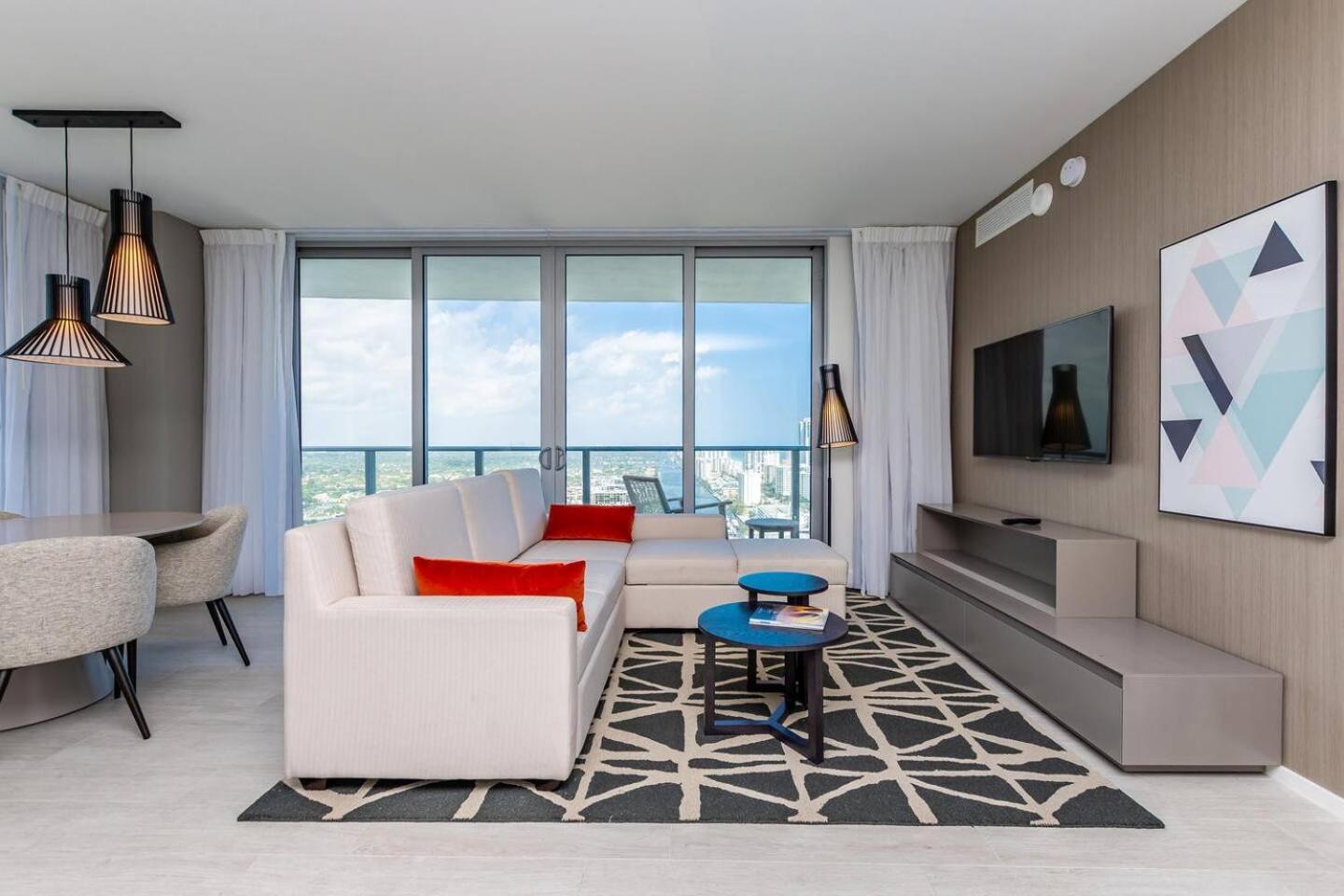 Amazing Apartments At H Beach House Холивуд Екстериор снимка